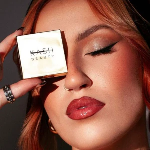 KASH Beauty Glitter Glaze Shimmer Shadow Glisten KASH Beauty Glitter Glaze Shimmer Shadow Glisten