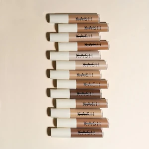 KASH Beauty Aura Skin Concealer Medium (1.0) KASH Beauty Aura Skin Concealer Medium (1.0)
