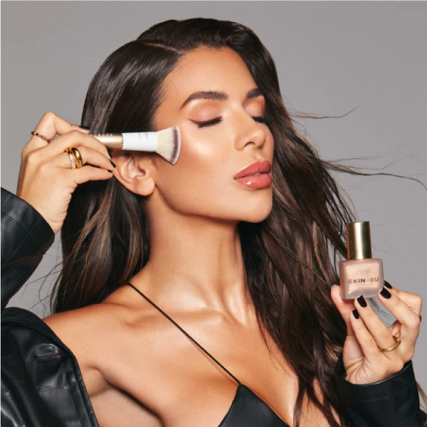 BPerfect Cosmetics X Ekin Su Radiant Glow Luxurious Skin Enhancer 02
