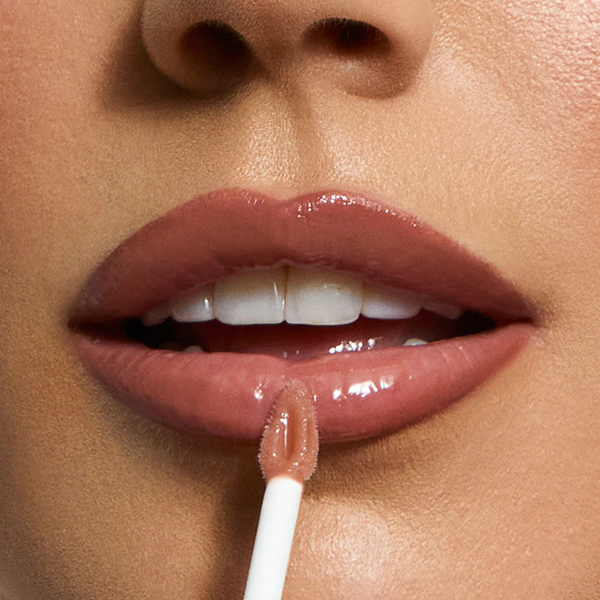 SOSU Satin Lip Glaze Butter Almond SOSU Satin Lip Glaze Butter Almond